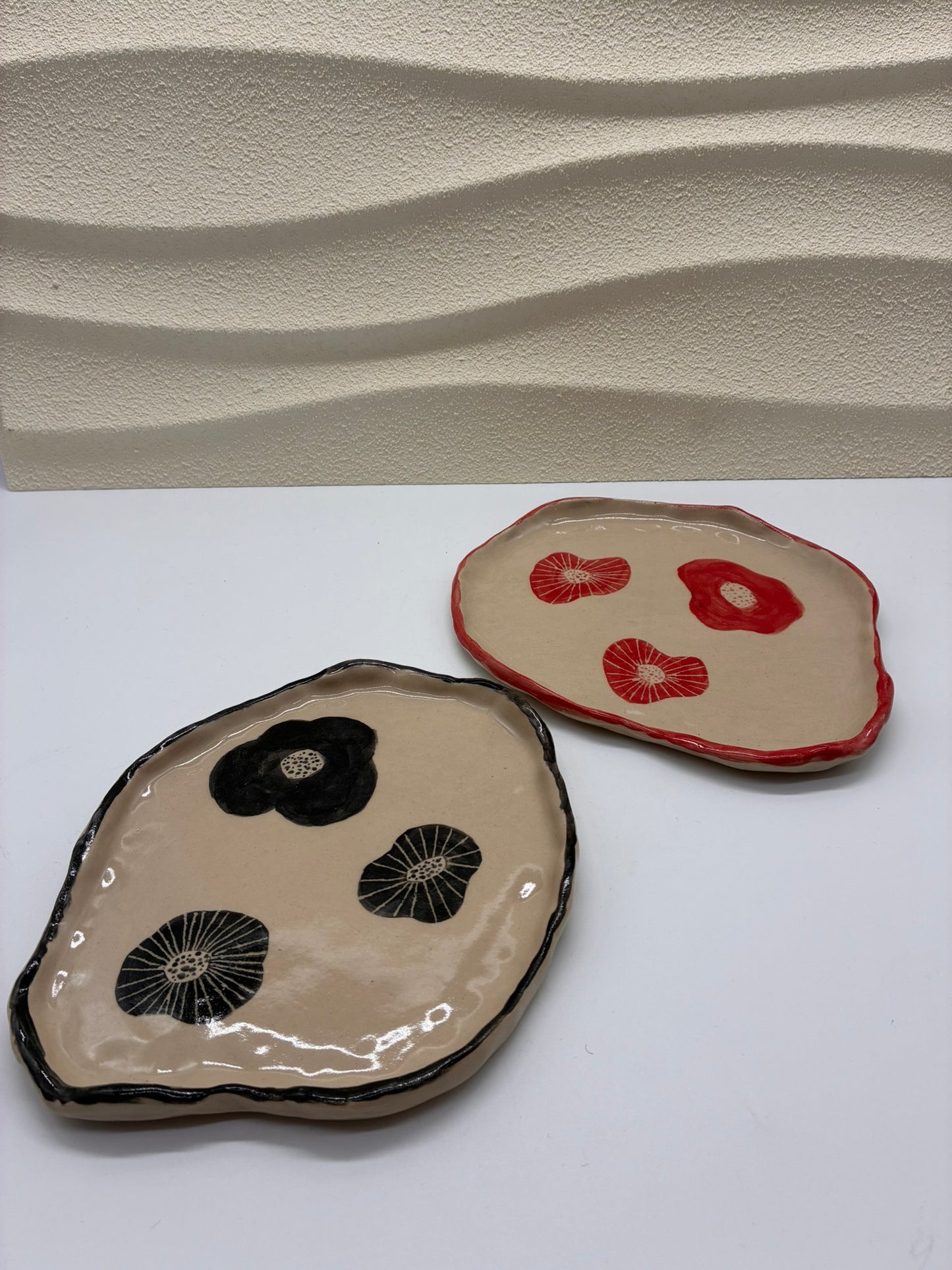 Shapless Black Plate