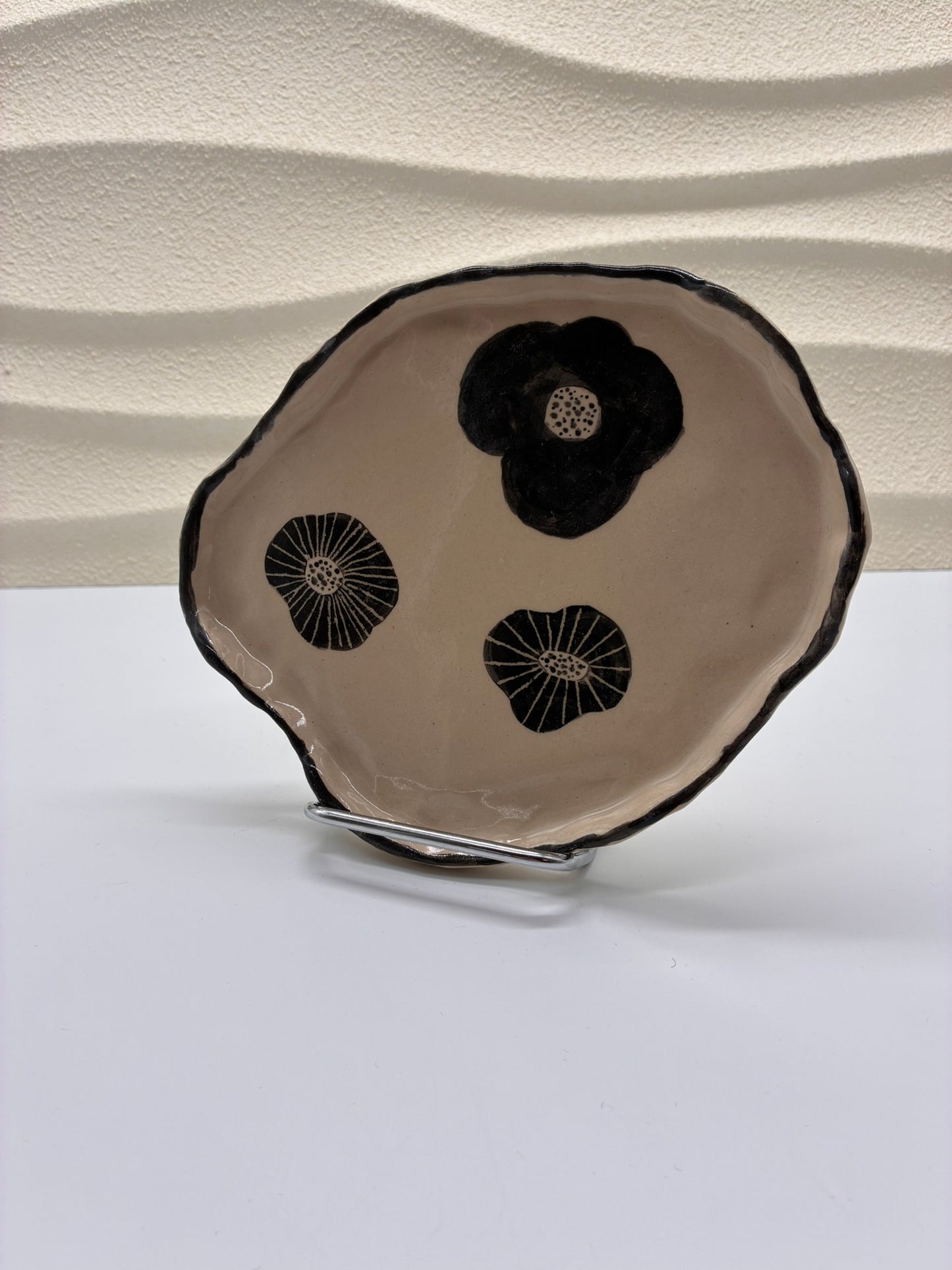 Shapless Black Plate